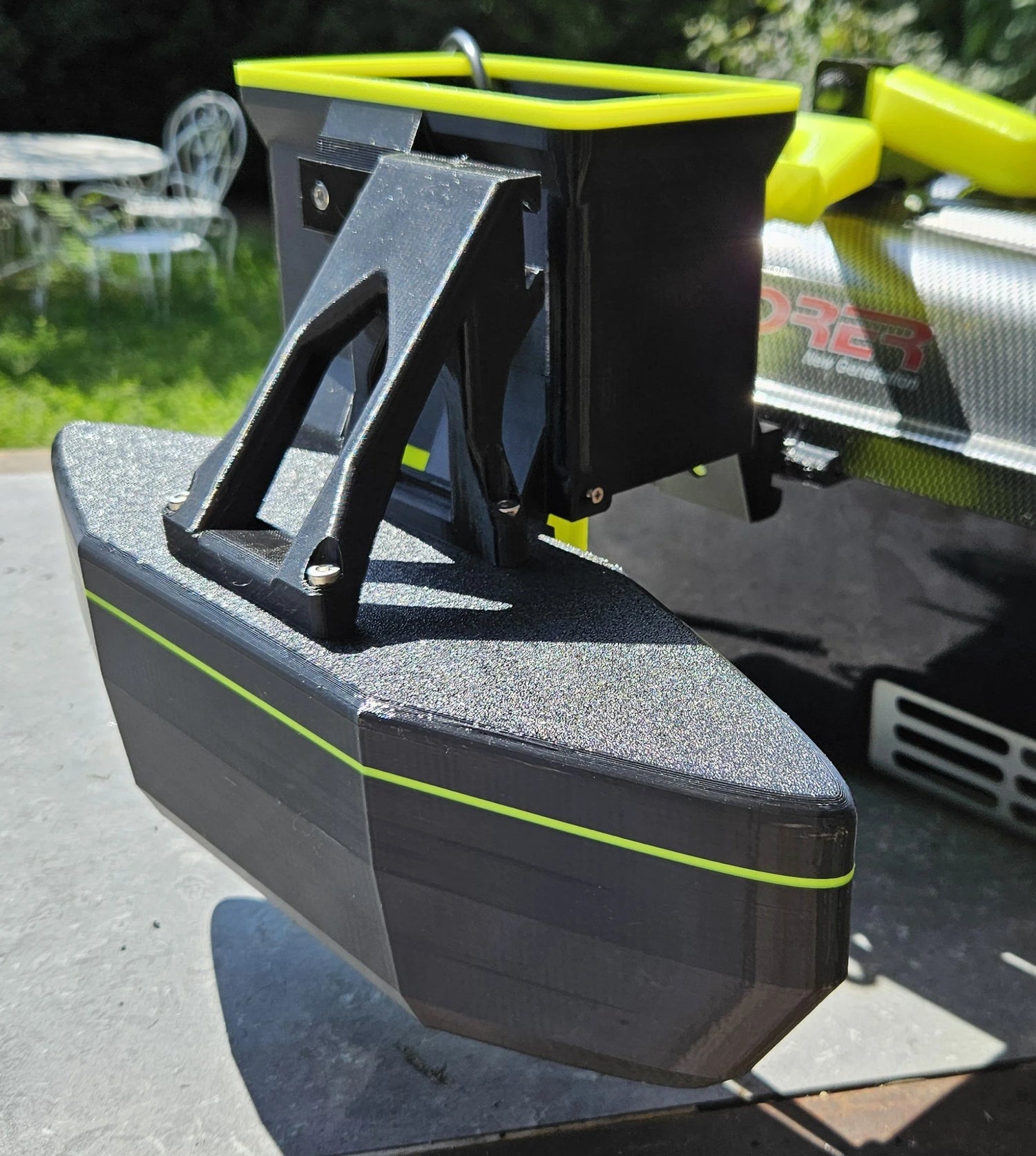 Bacs et flotteurs pour Quad Bait Boat Explorer